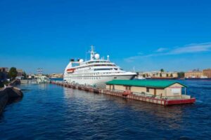cruise-liner-saint-petersburg-port-300x200 Malaysia Pioneers Islamic Maritime Tourism with Revolutionary Halal Cruise Service